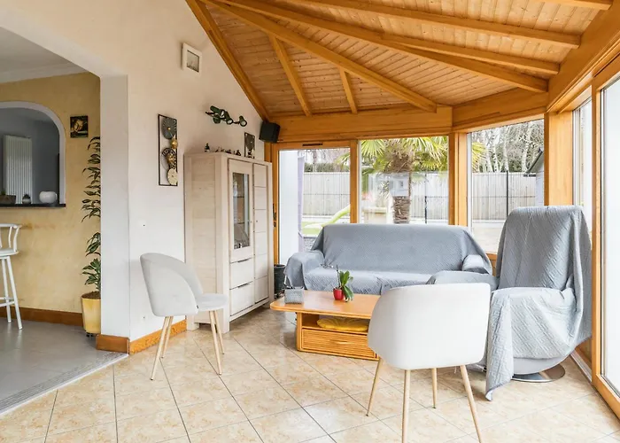 펜션 Familial A Avec Jardin, Terrasse, Wifi Et Equipements Bebe - Fr-1-306-1073